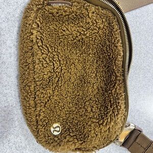Lululemon Everywhere Belt Bag 1L Sherpa Fleece Burnt Caramel Brown